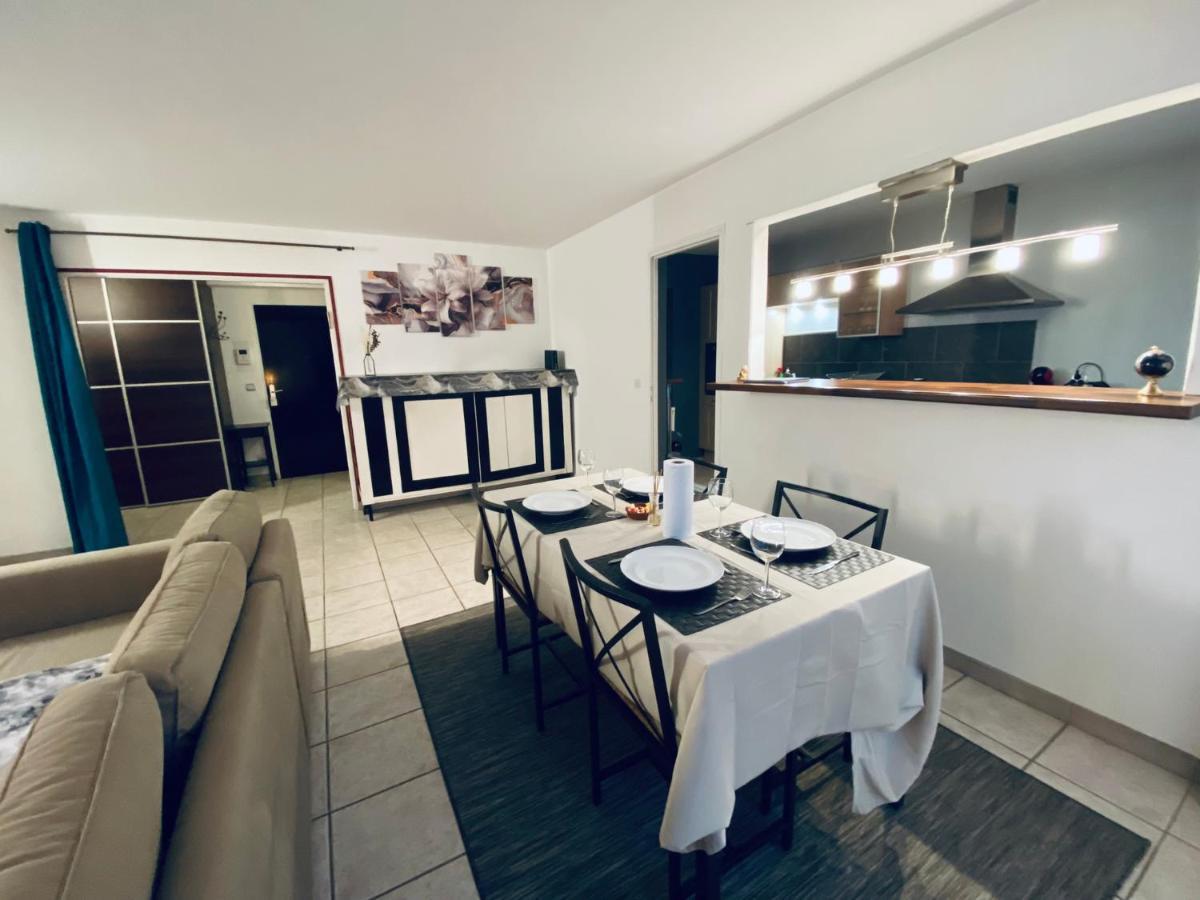 Parking & 100M2 En Plein Centre Ville Apartment Reims Bagian luar foto