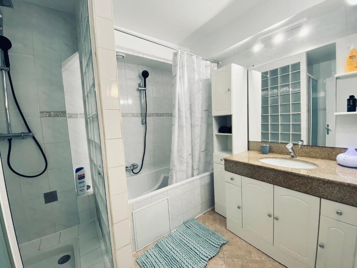 Parking & 100M2 En Plein Centre Ville Apartment Reims Bagian luar foto