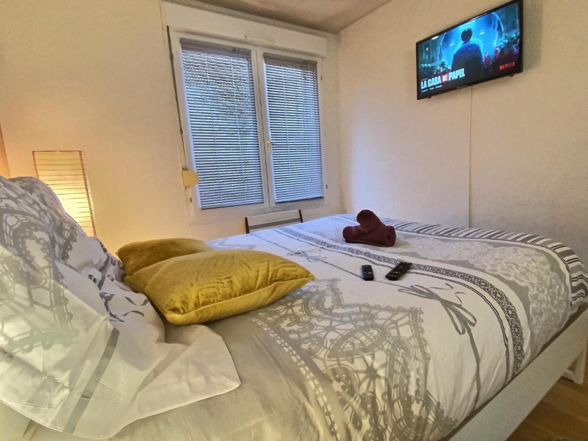 Parking & 100M2 En Plein Centre Ville Apartment Reims Bagian luar foto