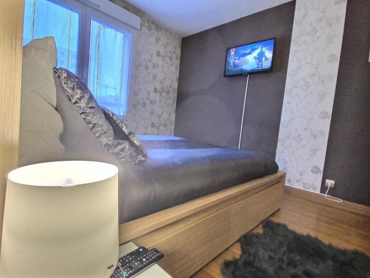 Parking & 100M2 En Plein Centre Ville Apartment Reims Bagian luar foto