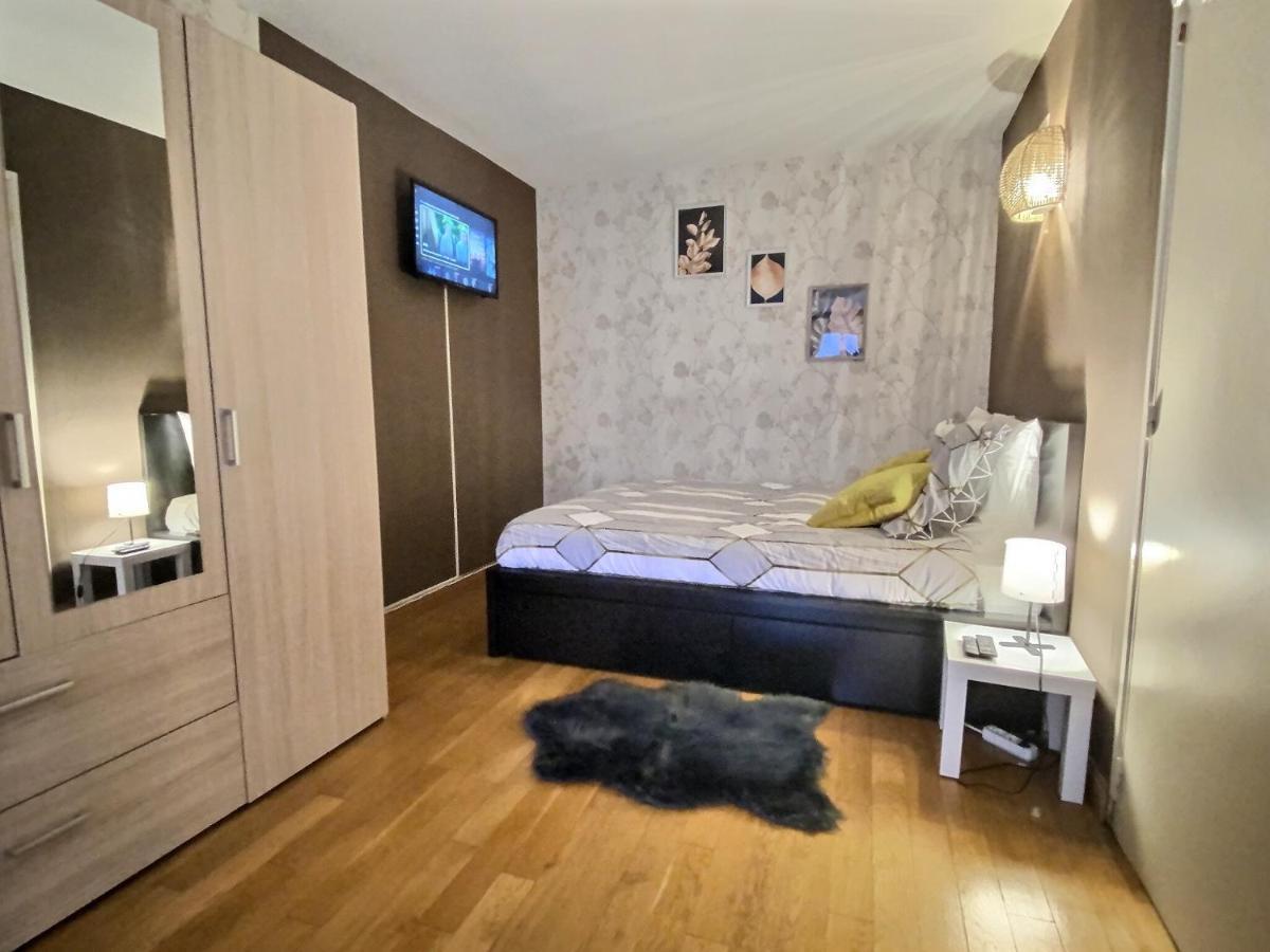 Parking & 100M2 En Plein Centre Ville Apartment Reims Bagian luar foto
