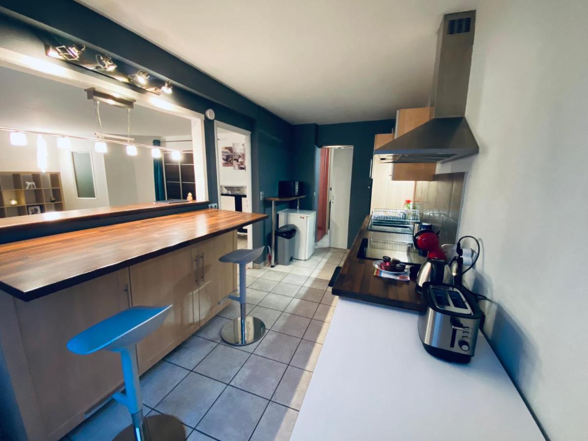 Parking & 100M2 En Plein Centre Ville Apartment Reims Bagian luar foto